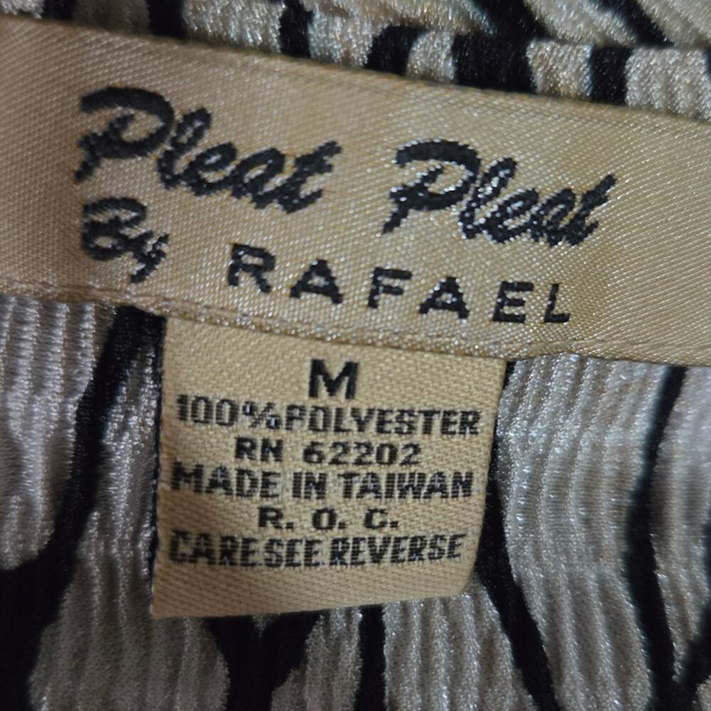 Sleevless Blouse Size Medium - Picture 3 of 3